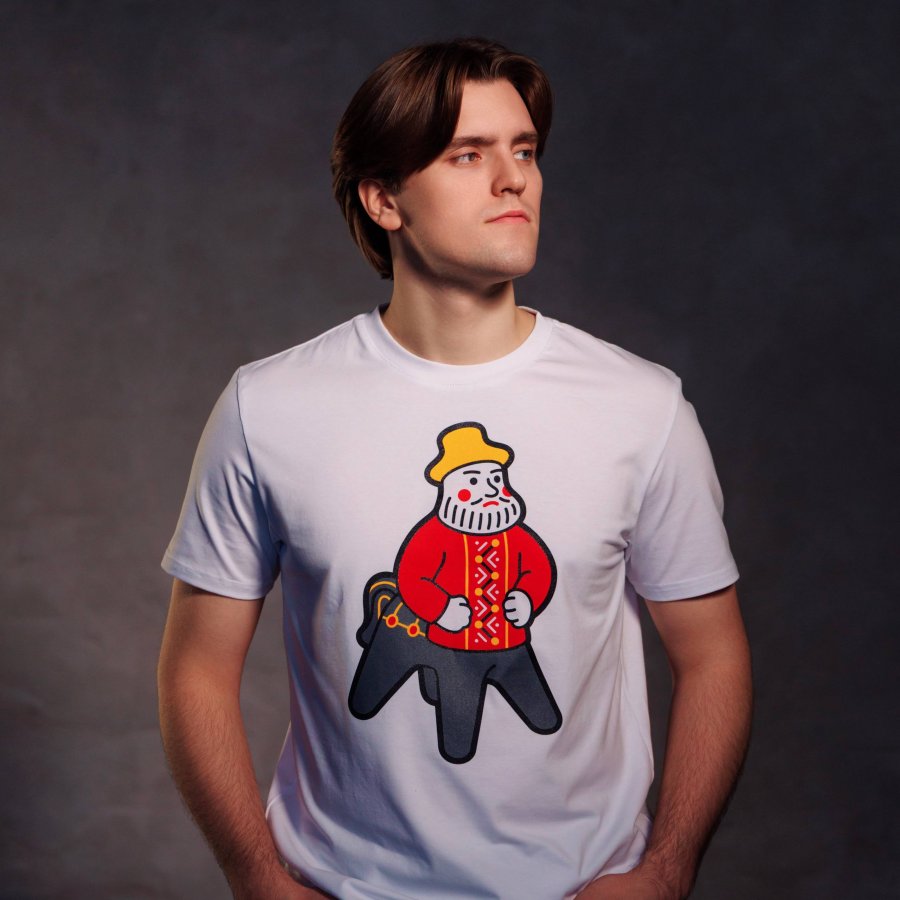 Футболка «Недовольный Полкан» Полкан — знаменитая игрушка из Каргопольского района Архангельской области. Получеловек полуконь, мифический богатырь-защитник, которого издревле лепили из глины. По милому недовольный полкан, которого не устраивает нынешнее положение дел ;)